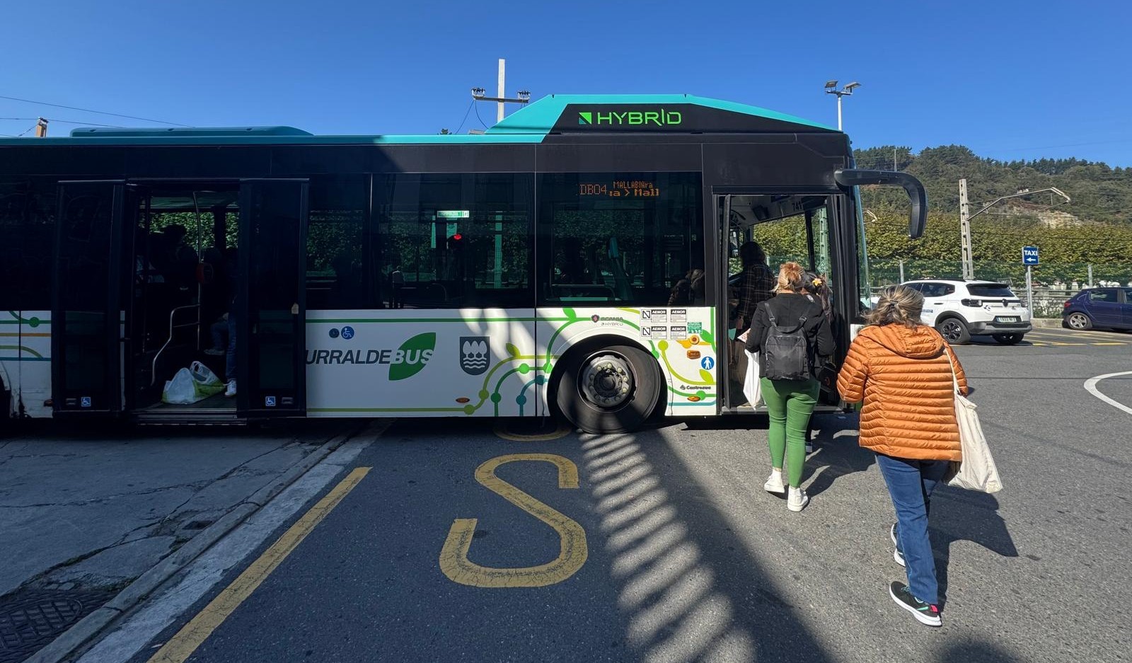 Debarren Egunaren bezperan autobus zerbitzua indartuko dute gauez