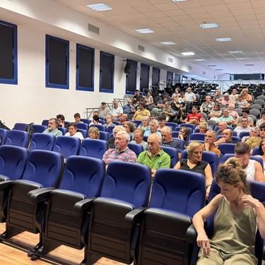 Nekazal eremuko uren inguruko bilera