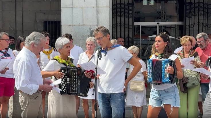 Etxegiña taldekoen koplak, jaiei hasiera eman aurretik