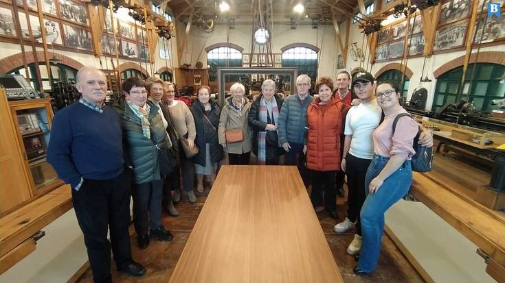 Elgoibarko Makina Erremintaren museoa bisitatzen izan ziren