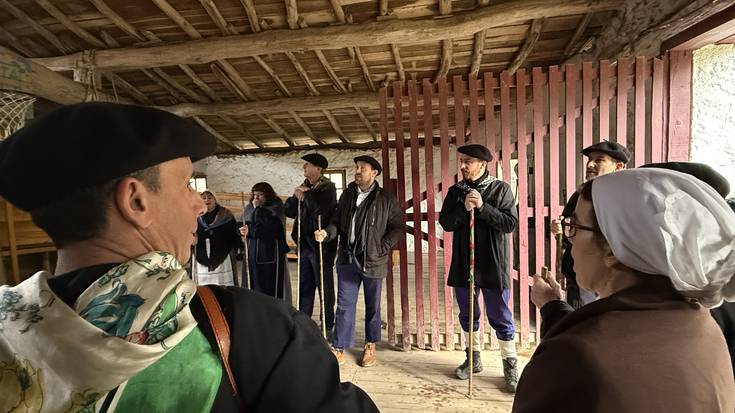 Baserrietara ere ailegatu dira santa eskeko koplak