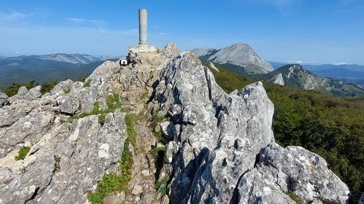 Orixol mendira igo eta sagardotegian bazkaldu, Morkaikok proposatutako plana