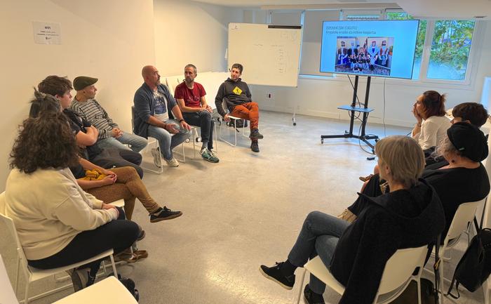 Datorren urteko jaietarako bi erraldoi egin eta horiek dantzatzeko taldea osatu nahi dute