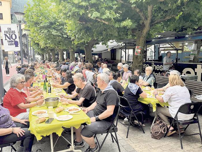 Gaur da azkeneko eguna errepresaliatuen aldeko bazkarirako txartelak erosteko