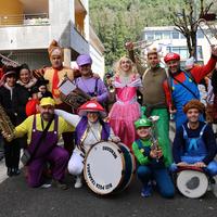 Bizi Poza txarangaren inauterietako kalejira