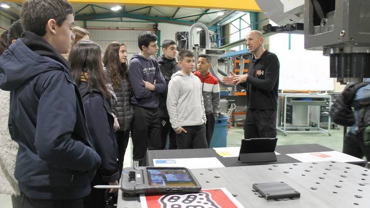Gazteen artean lanbide heziketa eta industria ezagutzera emateko saioak martxan dira