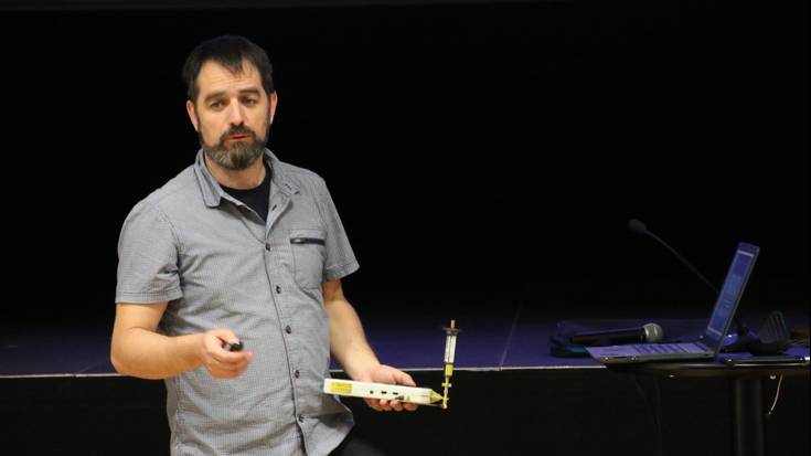 Asier Arregi: “5Gak eta uhin berriek zerikusia izan dezakete Covid19 gaixotasunaren sorreran. Ikerketa eskatzen dugu”