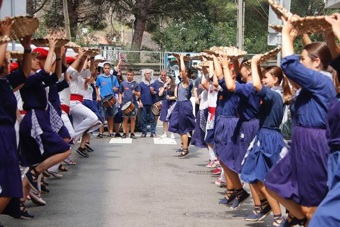 Debako Udalak abuztuaren 3an jarriko ditu salgai Mariñel Eguneko bazkarirako txartelak