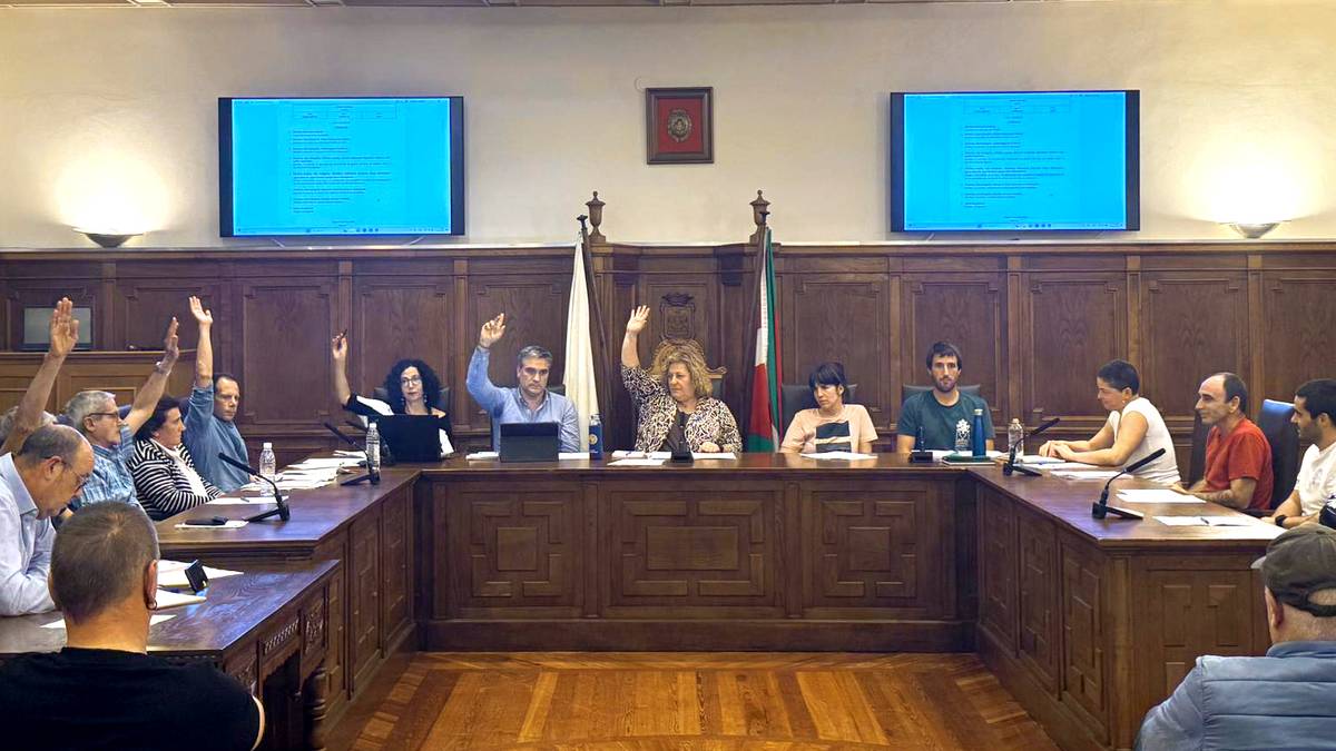 Zubeltzu zinemaren erosketa onartu du Debako Udalak