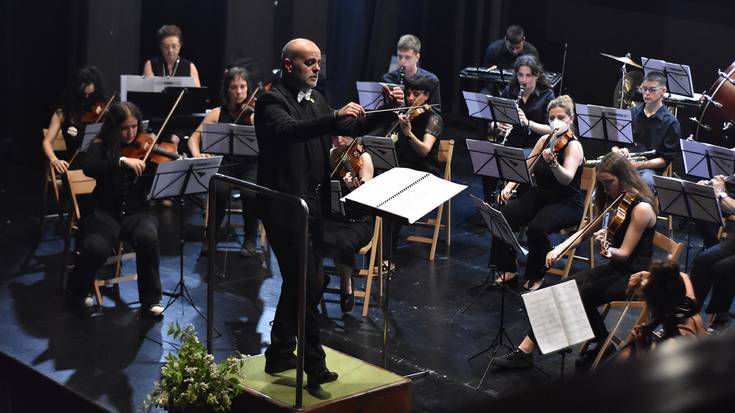 Debabarreneko orkestra sinfonikoak kontzertua emango du domekan, Herriko Antzokian