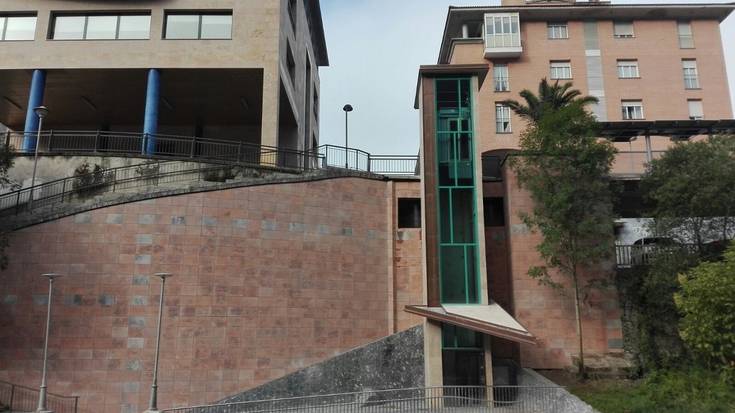 Bukatu dituzte Mendaroko igogailu publikoaren ingurua txukuntzeko lanak