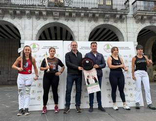 Sei aizkolari, eta txapel bakarra