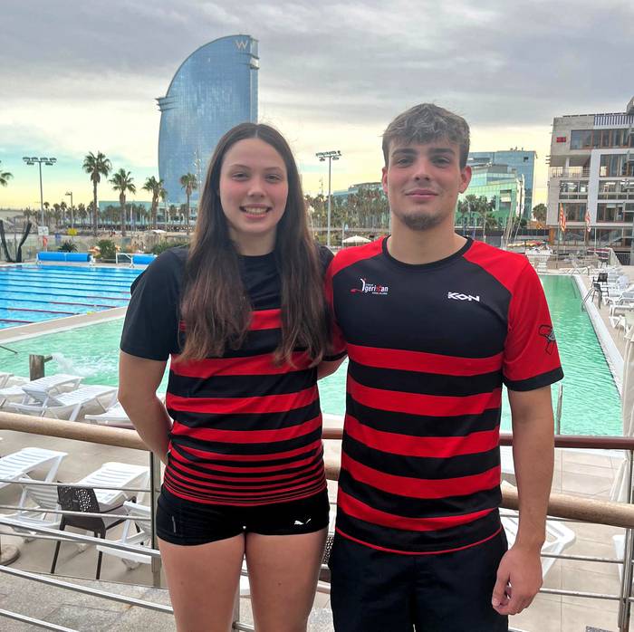 Espainiako Igeriketa Txapelketan lehiatu dira Paula eta Iker Calvo neba-arrebak