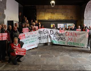 HELa eztabaidatzeari uko egin izana salatu zuten