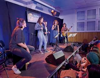 Herriko hamabi musikarik parte hartuko dute gaurko kontzertu berezian