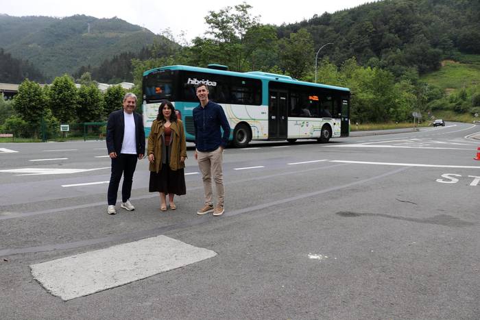 Bi autobus-geltoki ipiniko dituzte Arriaga inguruan