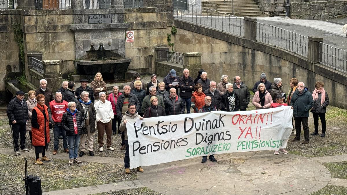 Gaur, Txaro Lete gogoan pentsiodunen elkarretaratzean
