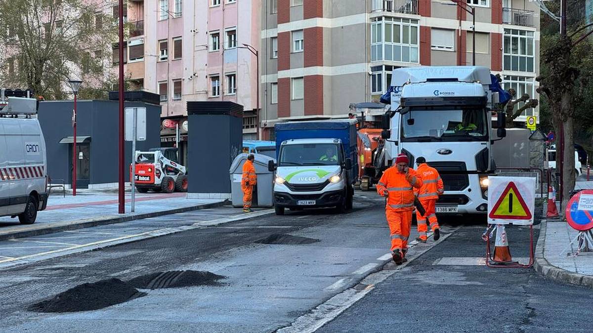 Zubiaurre eta Okinzuri arteko asfaltatze lanak martxan