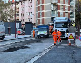 Zubiaurre eta Okinzuri arteko asfaltatze lanak martxan