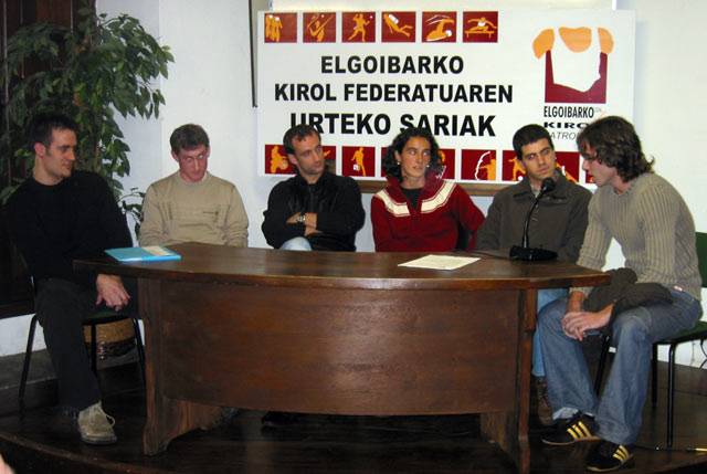 2003ko edizioan mahainguruan parte hartu zuten kirolari gazte elgoibartarrak.