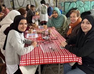 Euskaraz ikasten dihardutenak eta badakitenak batu ziren Mintzodromoan