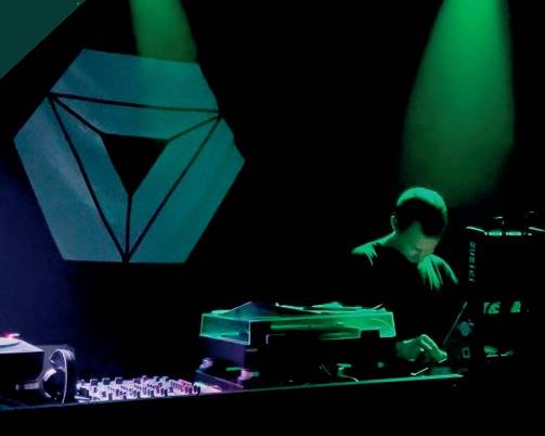 Osynth eguna: alternative division