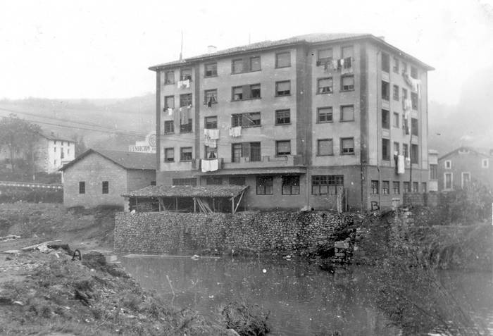 Toletxe kaleko lehenengo etxebizitza
