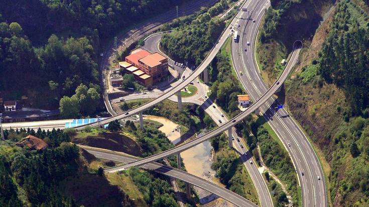 AP-1 eta AP-8a lotzen dituen Maltzagako zubibidea itxiko da gaur gauean, Behobia noranzkoan