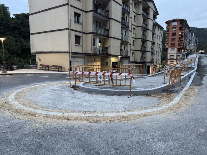 Ezozibideko ur filtrazioak eta "biribilgunea" hizpide izan ziren osokoan