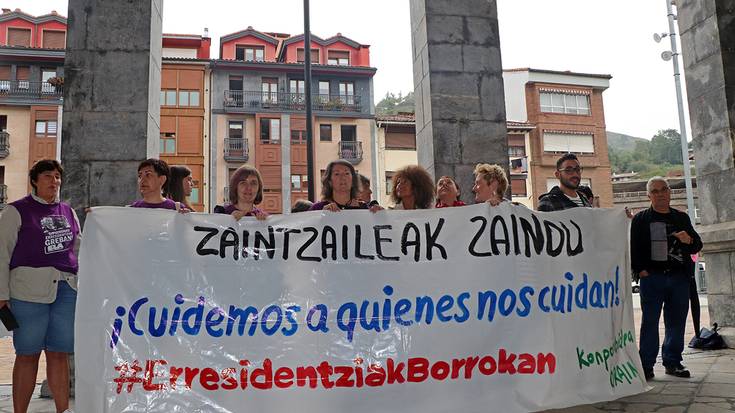 San Lazaro egoitzakoen protesta agintarien aurrean