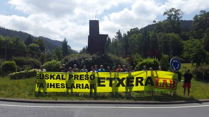Preso eta iheslari politikoen etxeratzearen aldeko elkarretaratzea egingo du LABek Elgoibarren