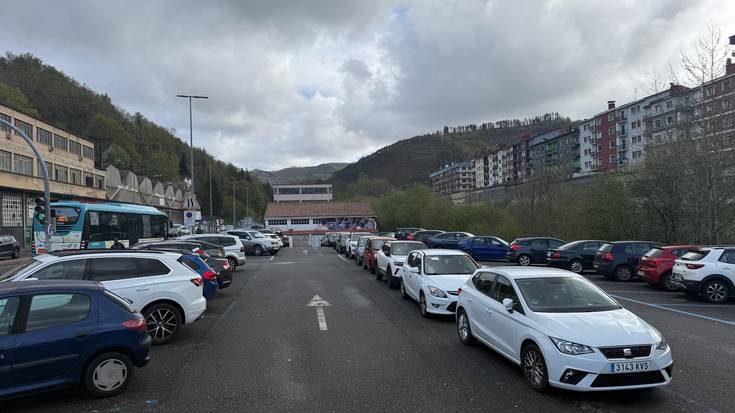 Espazio publikoaren erabilera pribatuaz: Guass aparkalekuaren kasua