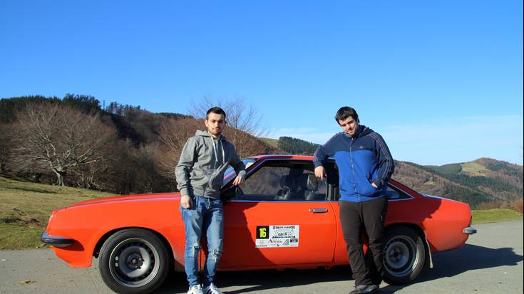 Motorrak elkartu dituen bi plaentxiar
