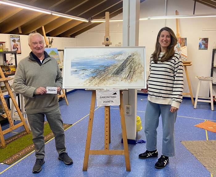 Juantxo Astorkia izan da Debako Haitz-Haundi elkarte artistikoaren Gabonetako zozketaren irabazlea