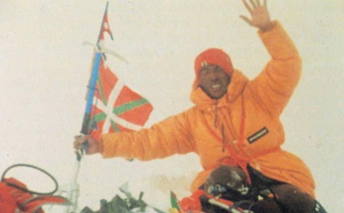 Duela 40 urte ikurriña Everestera eraman zuen espedizioa omenduko dute domekan