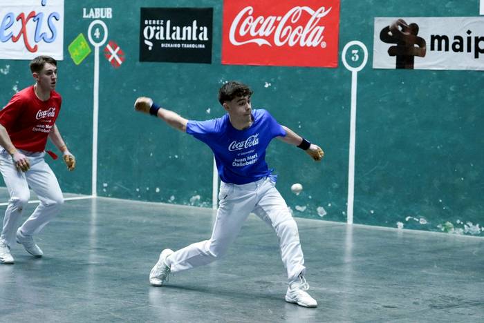 Lezamako eskupilota txapelketa irabazi du Iker Izagirrek, eta finalerako sailkatu da Zizur Nagusikoan