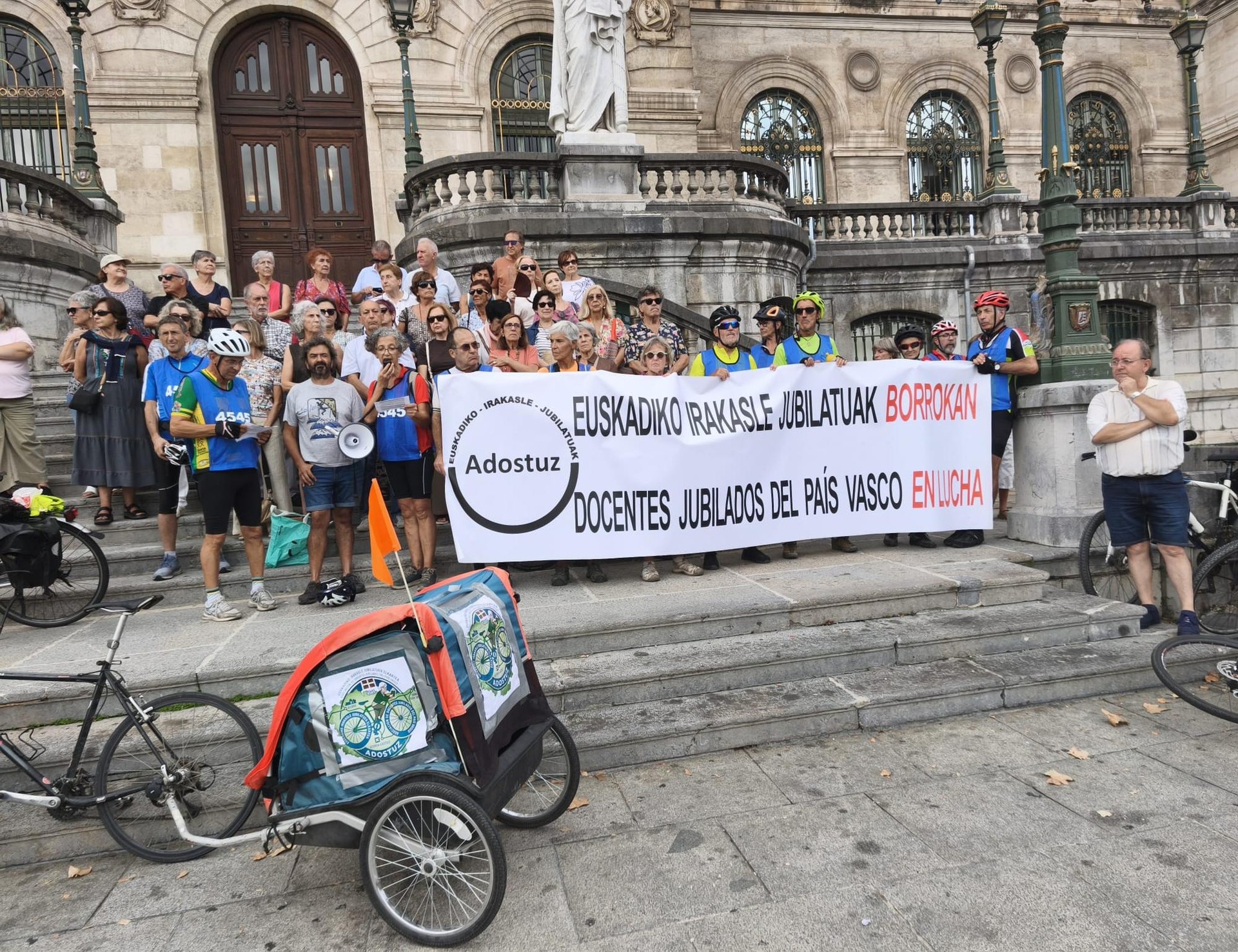 Elgoibarrera iritsiko da bihar, asteazkena, irakasle jubilatuen Adostuz elkartearen protesta-martxa