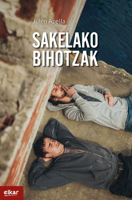 Helduen irakurketa taldea: 'Sakelako bihotzak'