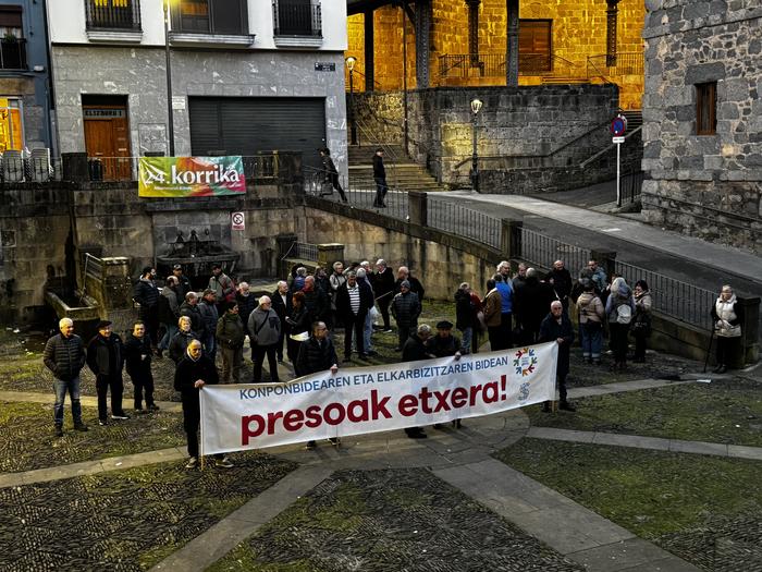 Oraindik ere, “zenbait lege eta politika oztopo” direla salatu zuten