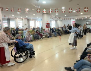 Abeletxeko egoiliarrak gaur ari dira San Martin ospatzen