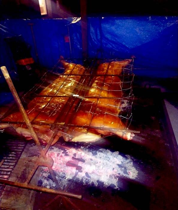 Gau osoan erreko duten txerriarekin egindako pintxoak salduko dituzte bihar Elgoibarko ferian