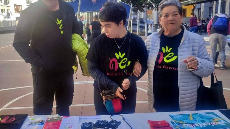 Aniztasun funtzionala ikusarazteko informazio mahaia jarriko du Nualak Kalegoen plazan, azaroaren 29an