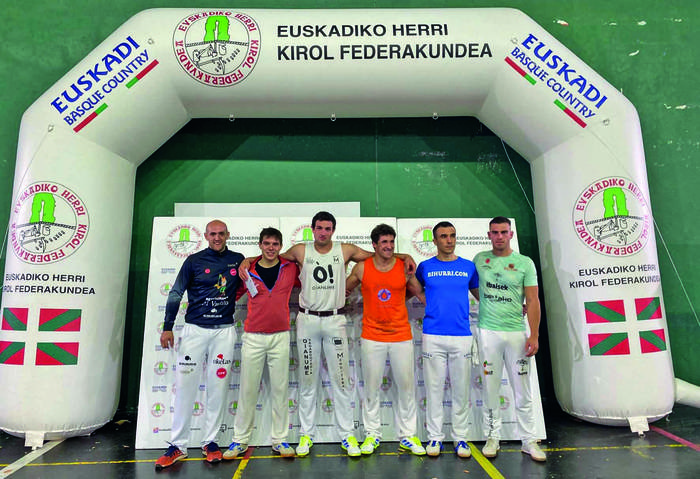 Euskal Herriko Txapelketarako sailkatu da Hodei Ezpeleta aizkolari mendaroarra