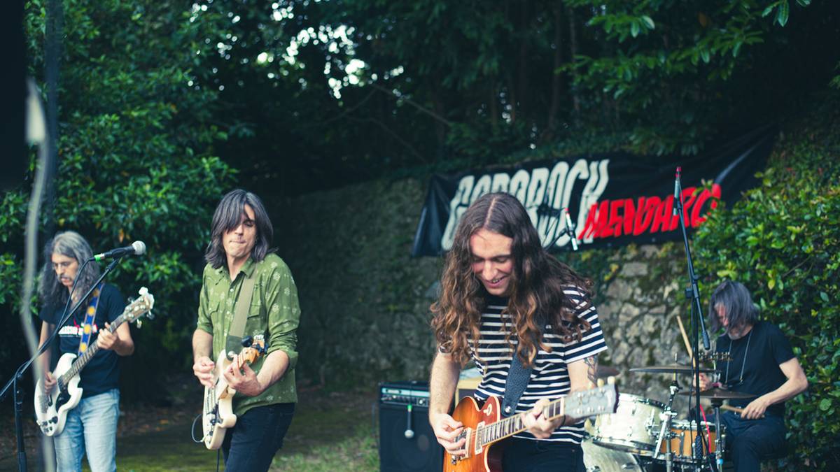 Gararock parkean musika jaialdia, irudietan