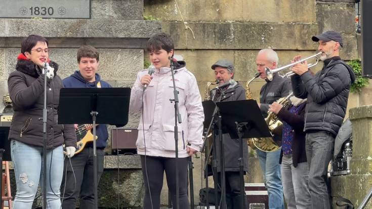 Zapatu eguerdiko blues kontzertu atsegina