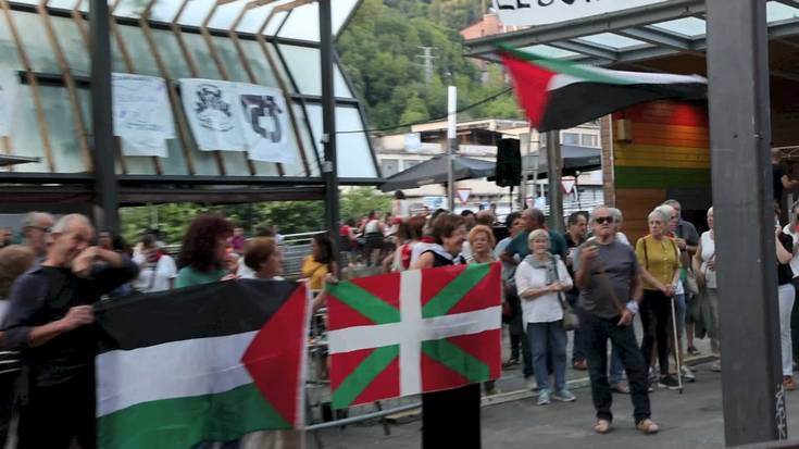 Palestinaren aldeko elkarretaratze zaratatsua egin dute Maalan