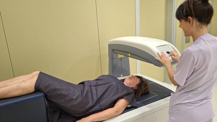 Dentsiometroa instalatu dute Eibarko Ospitalean, hezur-gaixotasunen diagnostikoa hobetu eta arintzeko