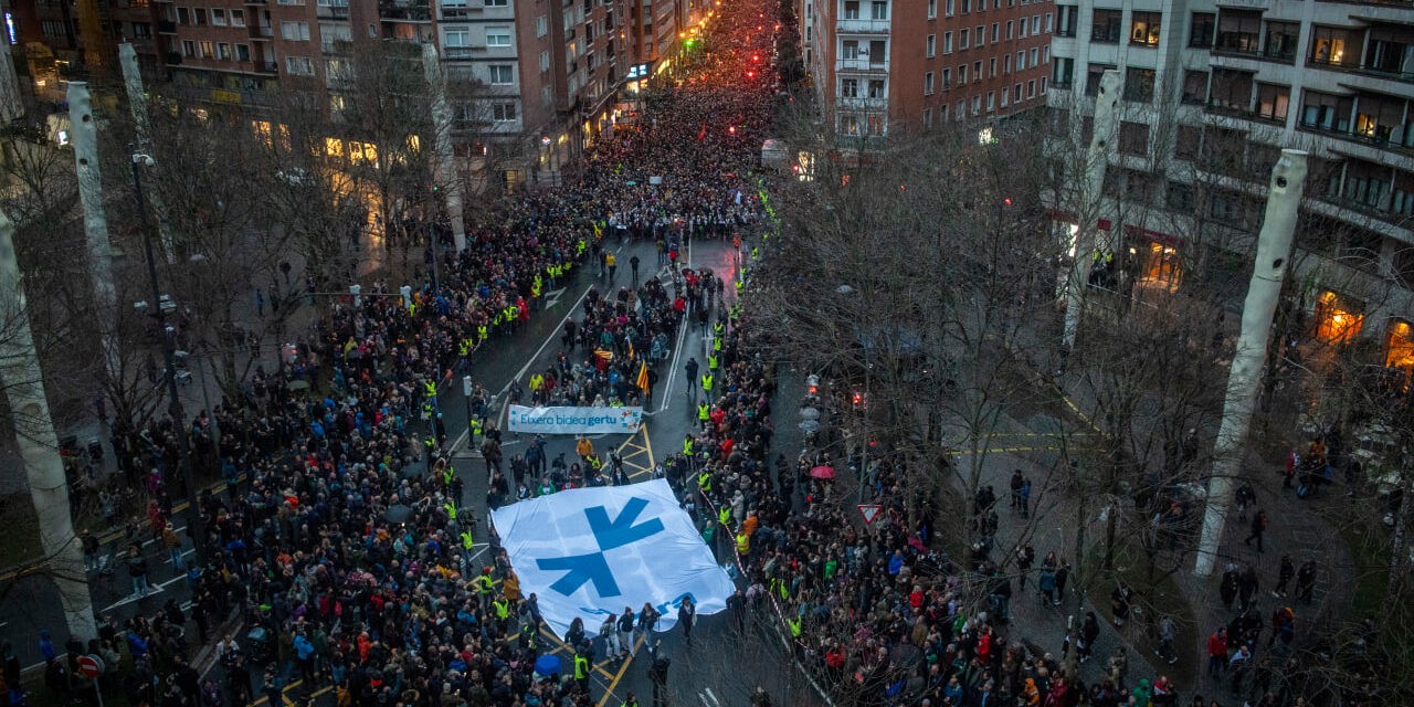 Autobusa antolatu dute larunbatean Sarek Bilbon egingo duen manifestaziora joateko