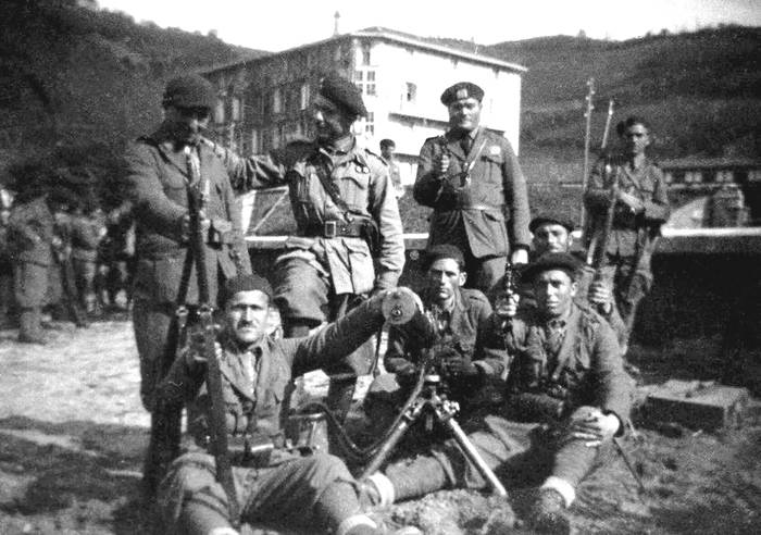 1937ko udaberria: Mussoliniren ‘Gezi Beltzak’ Deban
