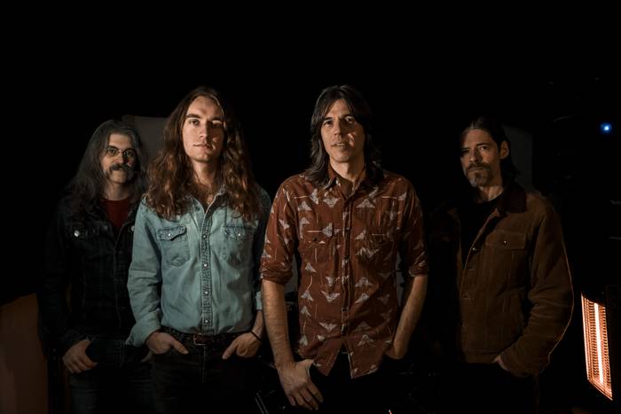 Sugramas taldeak bi kantuz osatutako 'Black Storm saioak' lana kaleratu du